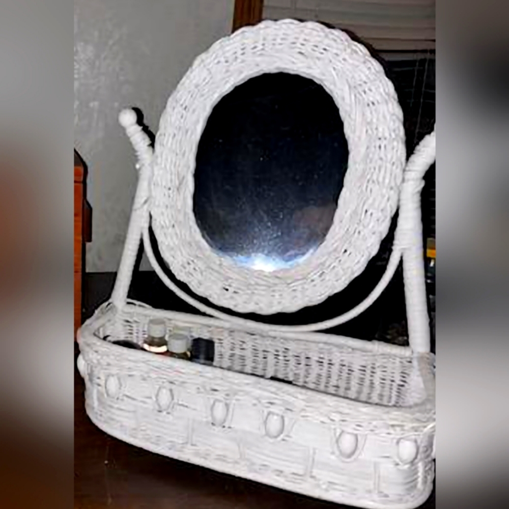 Vintage boho wicker planter/jewelry box